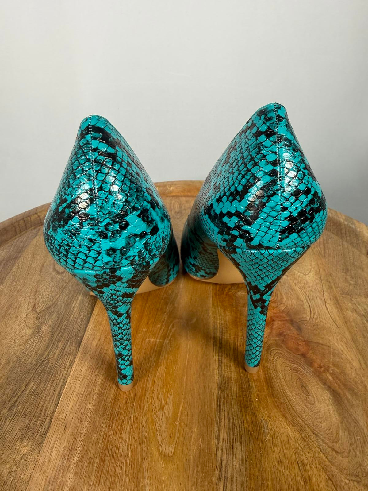 French Connection Snakeskin Print Heels Green/Black Size 6 NWB
