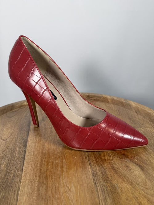 French Connection Red Croc Embossed Pointed Toe Heels Size 6 NWB