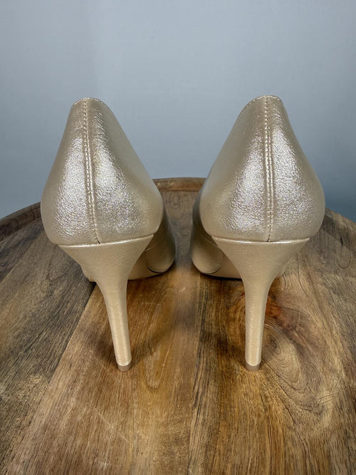 French Connection Metallic Champagne Pointed Toe Heels Size 7.5 NWB