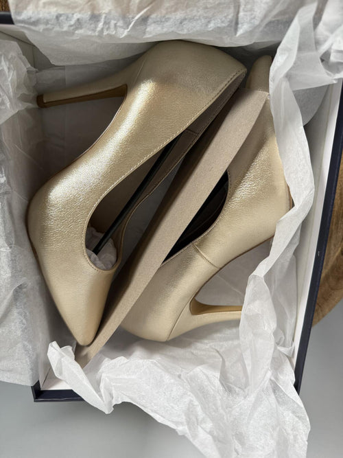 French Connection Metallic Champagne Pointed Toe Heels Size 7.5 NWB