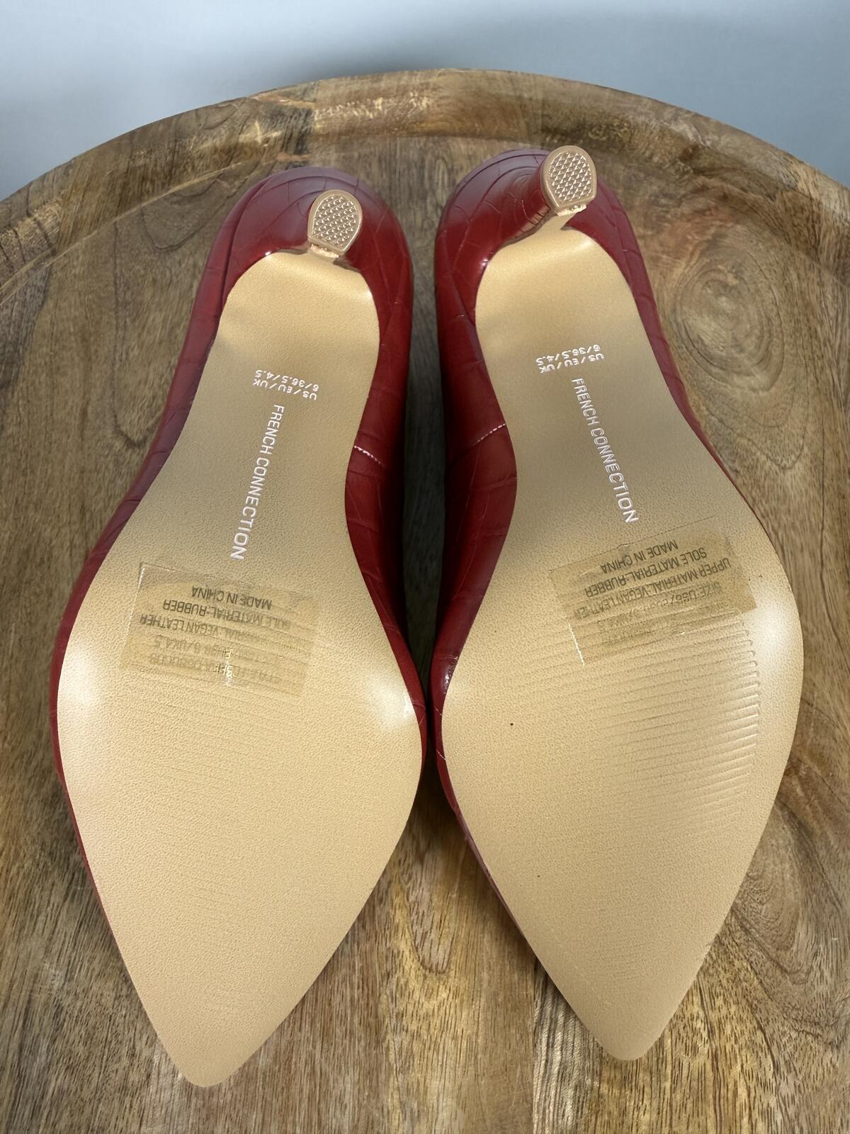 French Connection Red Croc Embossed Pointed Toe Heels Size 6 NWB