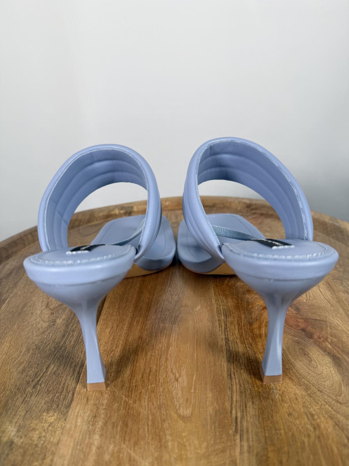 French Connection Heels Blue Thong Strap Square Toe Padded Sandals US 8 NWB