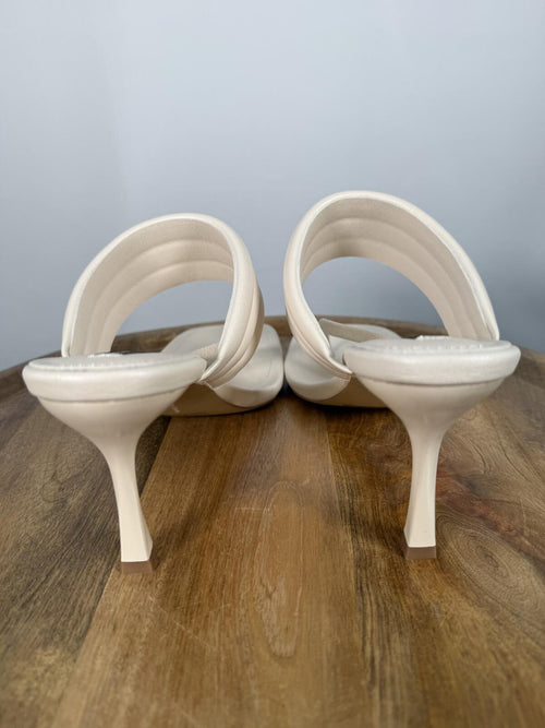 French Connection Heels White Thong Strap Square Toe Padded Sandals Size 8.5 NWB