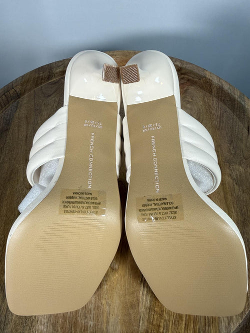 French Connection Heels White Thong Strap Square Toe Padded Sandals US 7.5 NWB