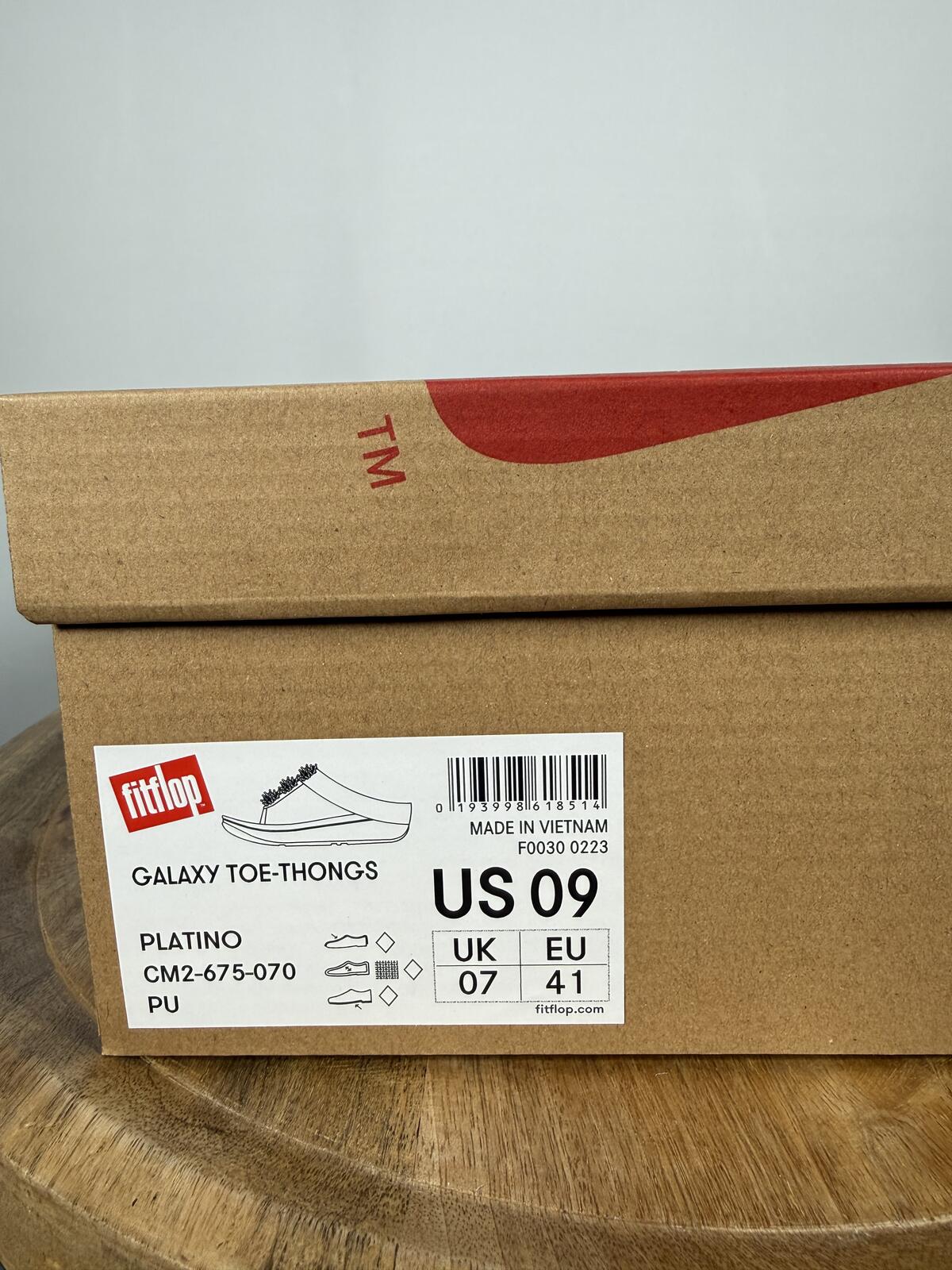 FitFlop Galaxy Toe Wedge Flip Flop Women’s US 9 Platino Sandals NWB