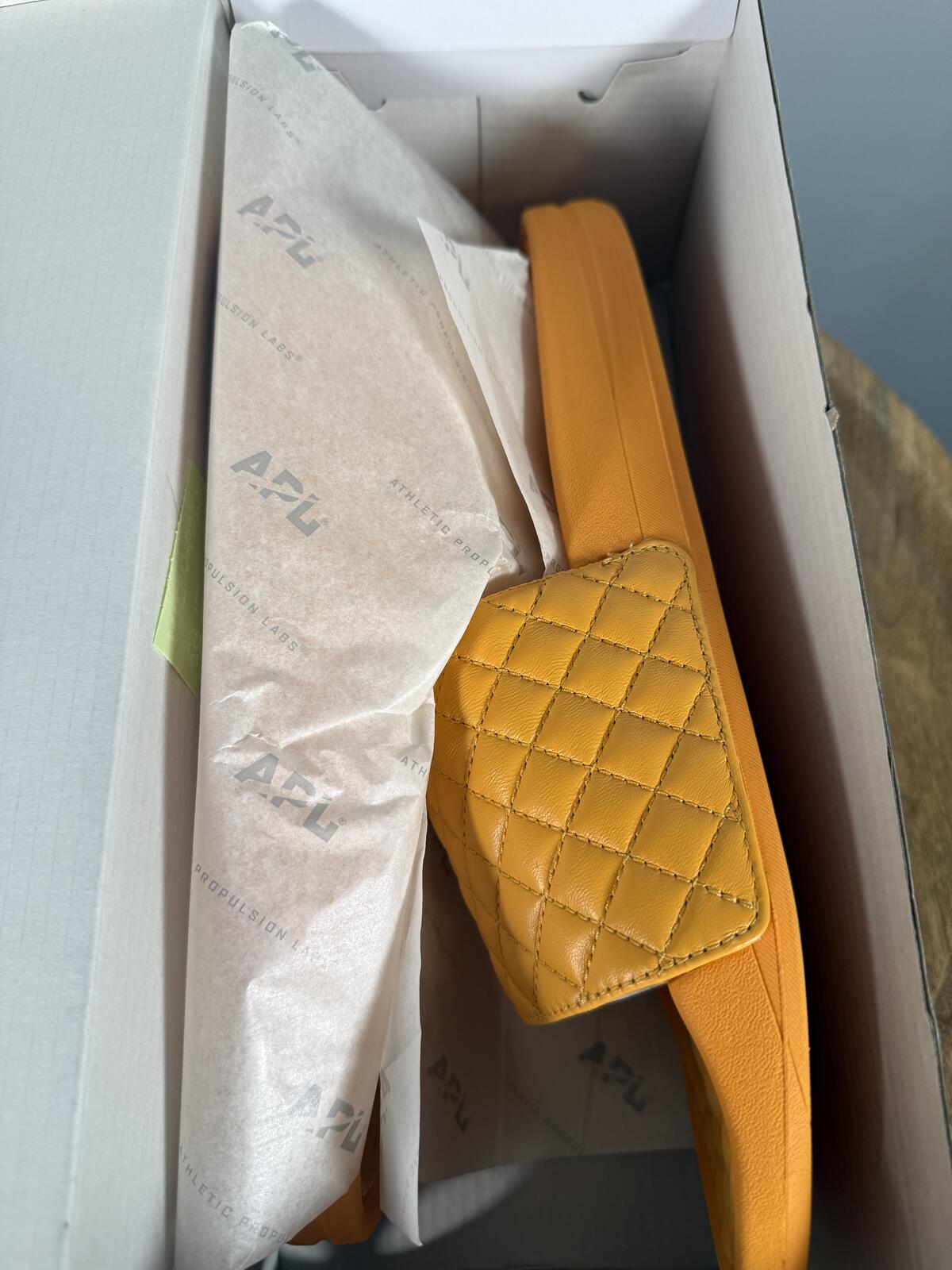 APL Men's Lusso Slide Mango Size 13 NWB