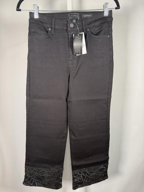 NWT G by Giuliana Black Label The Straight Lace Hem Jeans Size 6