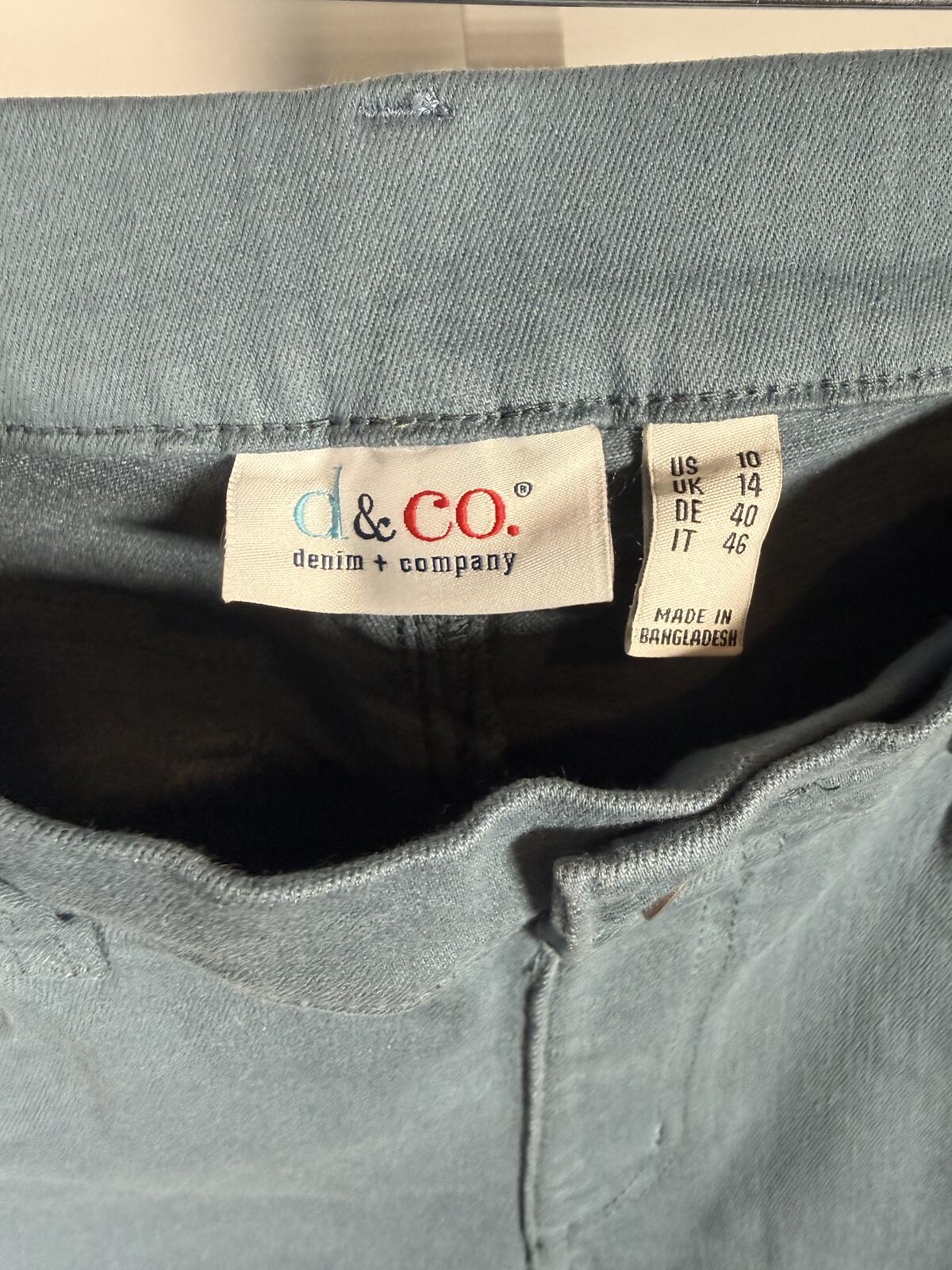 NWT d&co. Women's Sage Green Straight Leg Ankle Pants Size 10