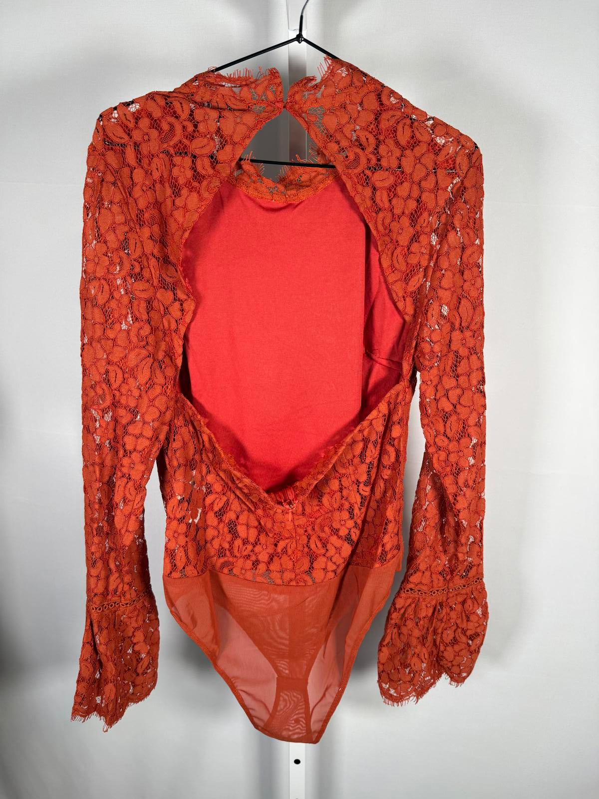 NWT Endless Rose Cut Back Detail Lace Bodysuit Rust Size Large