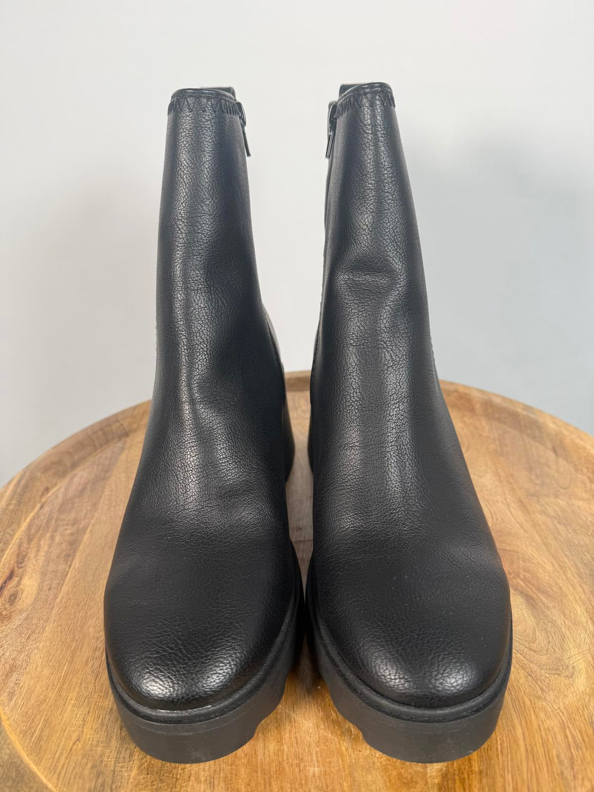 ZODIAC Women's Teresa-chels Ankle Boot - 9.5 NWB