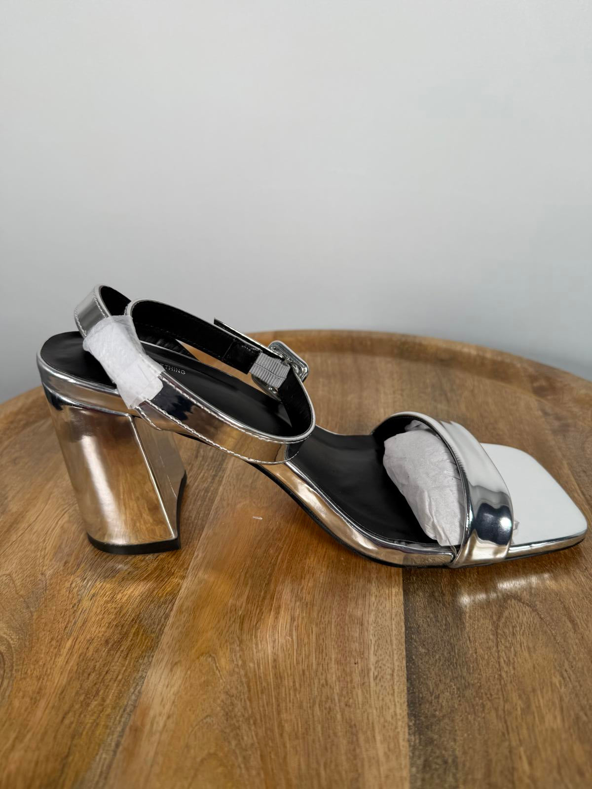 NIB Pretty Little Thing Silver Metallic Thick Strap Block Heeled Sandals Size 5
