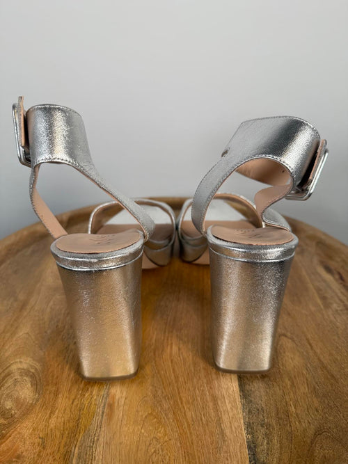 27 EDIT Naturalizer Jaselle Metallic Leather Ankle Strap Platform Sandals - 8.5