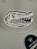 Top Of The World FLORIDA GATORS HAT fitted Size 7 5/8 Grey & White Gator