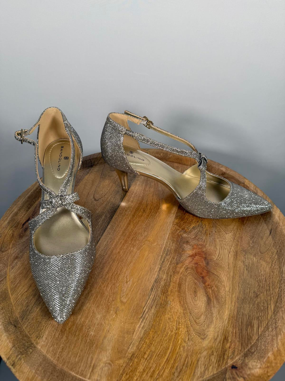 Bandolino Zeffer Kitten Heels Pumps Womens 9 M Gold Glam Metallic Shoe NWOB