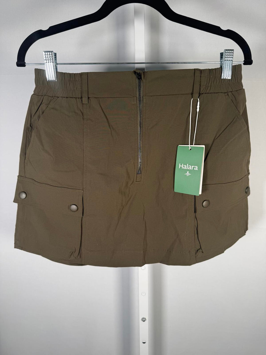 NWT Halara Women's Mini Cargo Skirt with Front Zipper Size M