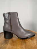 NWB Linea Paolo Viva Moss Leather Pointed Toe Block Heel Ankle Boots Size 6.5
