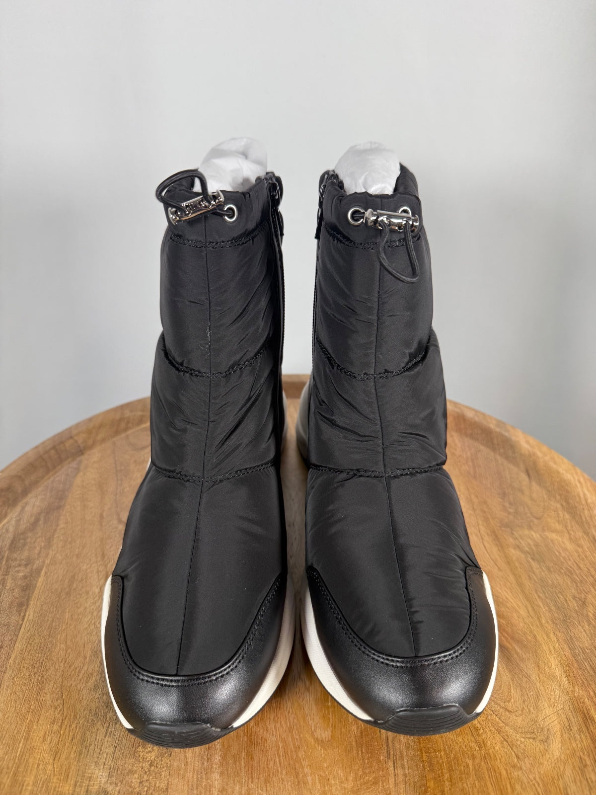 NWB Linea Paolo Gillie Black Puffer Wedge Sneaker Boots Size 7