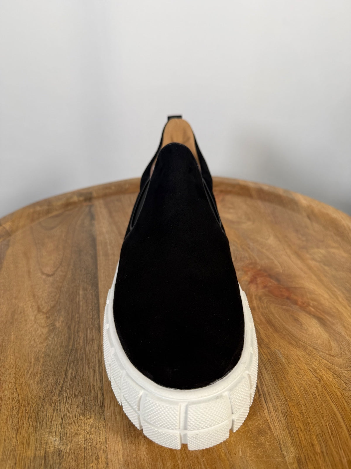 NWB Linea Paolo Kenly Black Suede Slip-On Sneakers Women's Size 9