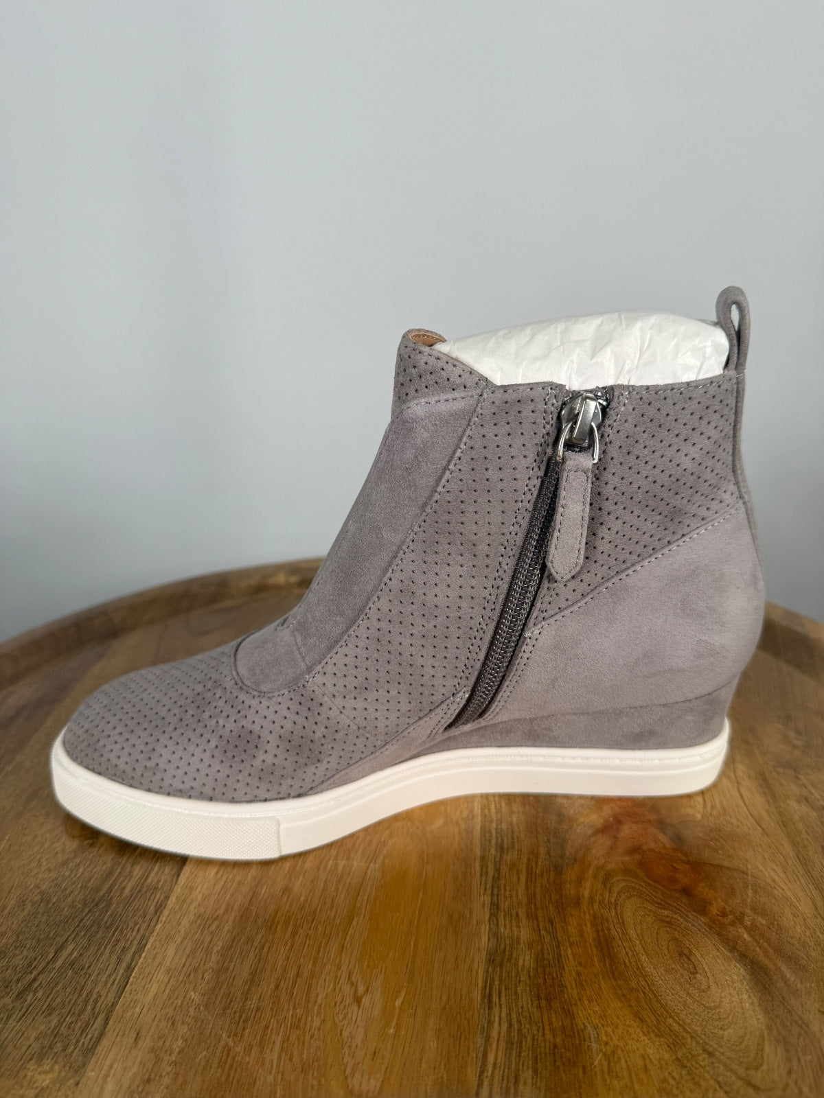 NWB Linea Paolo Anna Rock Gray Perforated Kid Suede Wedge Sneakers Size 5.5