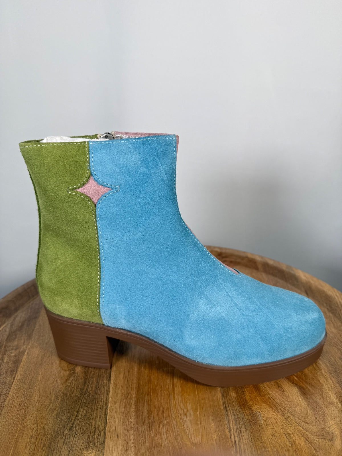 NWB Lazo Luna Pink Kyanite Blue Serpentine Green Boots Women's Size 8