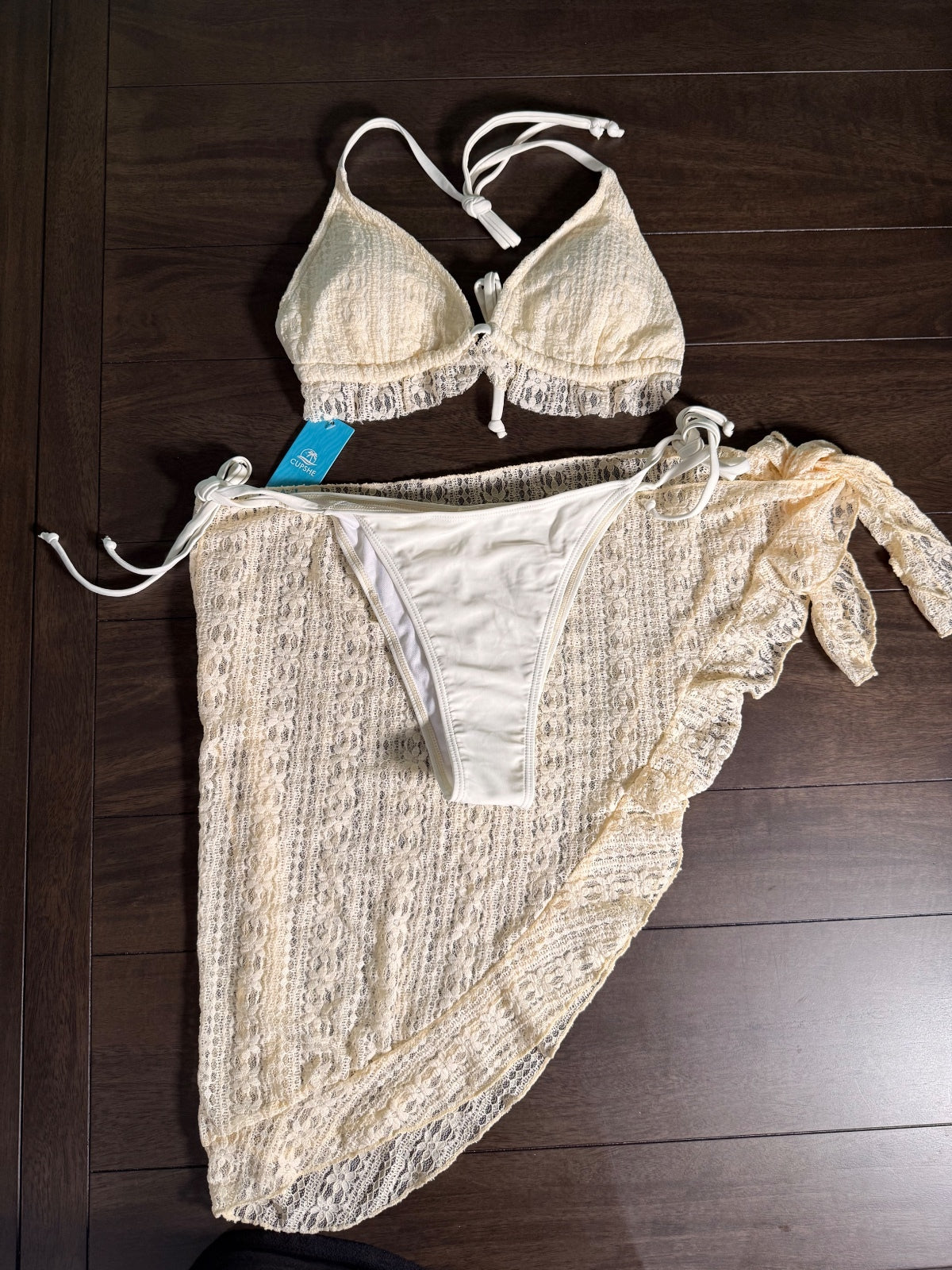 NWT CUPSHE Women’s Cream Lace 3 Piece Bikini Set with Wrap Skirt Size Large