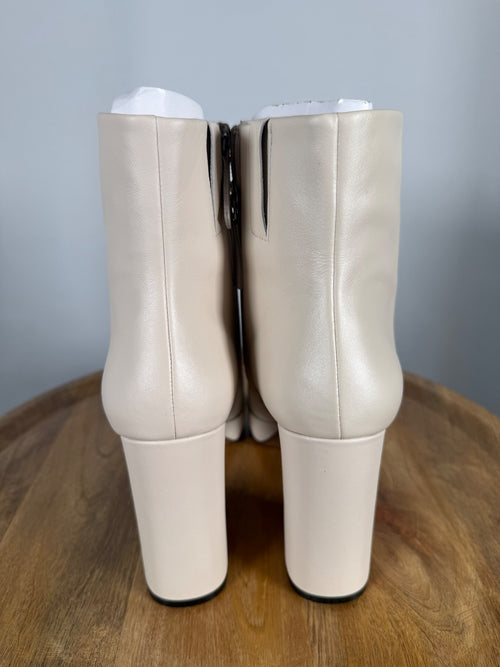 NWB Linea Paolo Winslow Cream Leather Platform Block Heel Ankle Boots Size 9