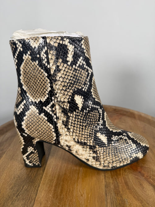 NWB Linea Paolo Wylda Natural Snake Print Leather Block Heel Ankle Boot Size 5.5
