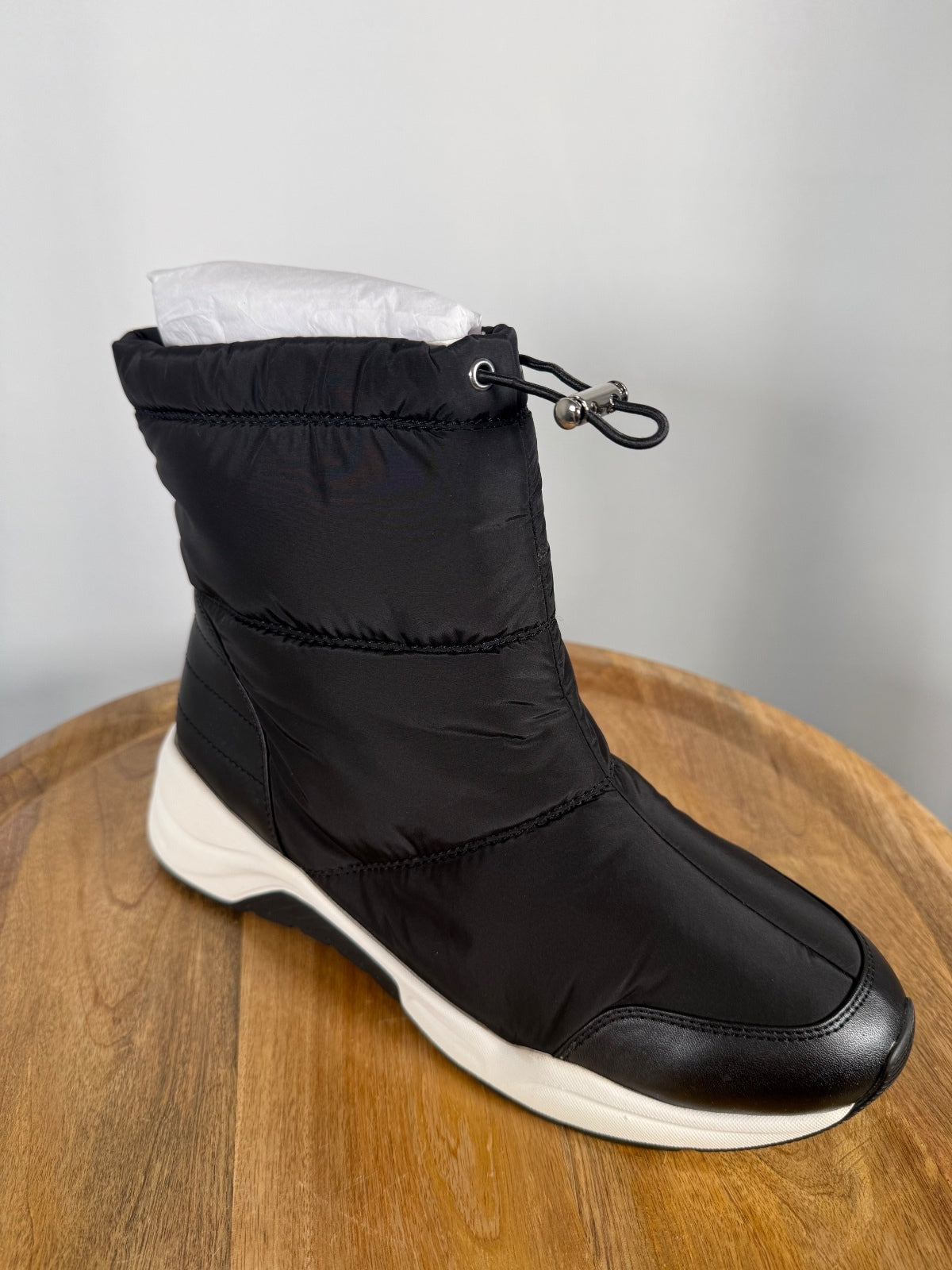 NWB Linea Paolo Gillie Black Puffer Wedge Sneaker Boots Size 7
