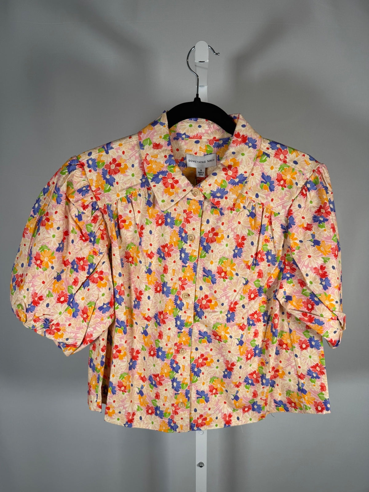 NWT Something Navy Floral Puff Sleeve Button Up Blouse Cream Multi Size Medium