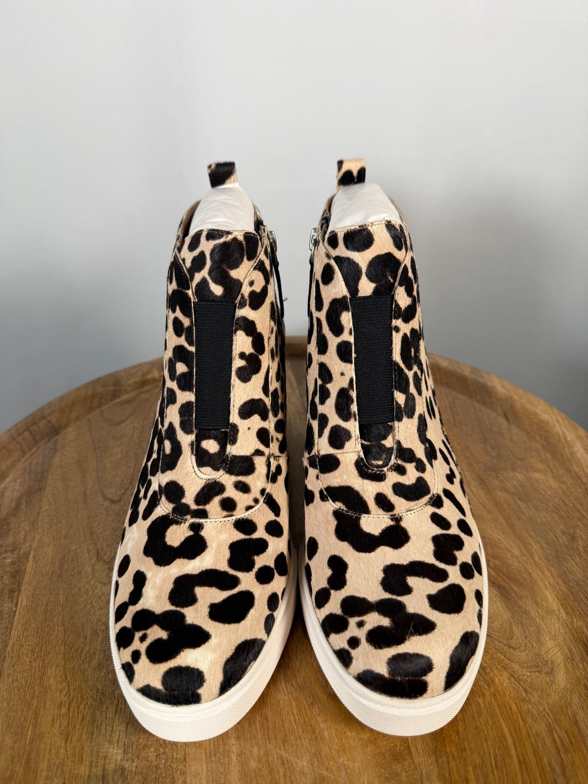 NWB Linea Paolo Anna 3 White Black Leopard Wedge Sneakers Size 7
