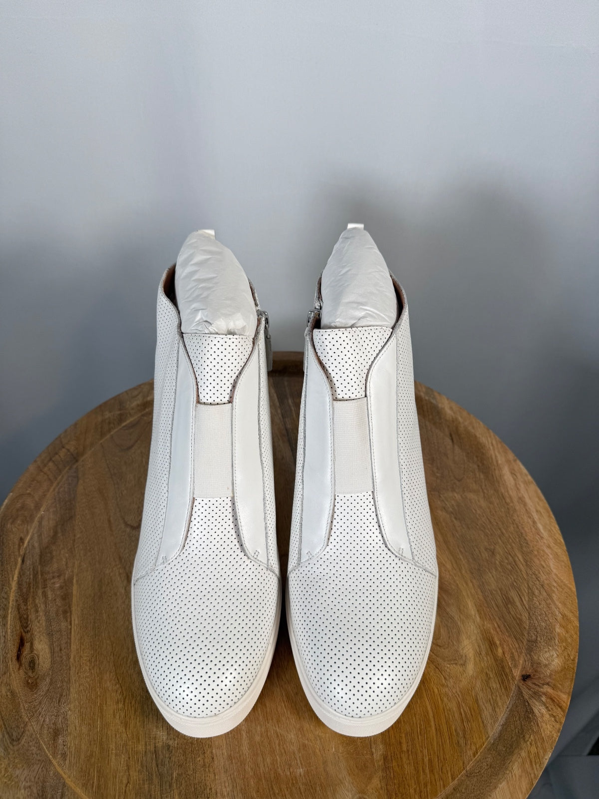 NWB Linea Paolo Felicia White Perforated Leather Wedge Sneakers Size 13
