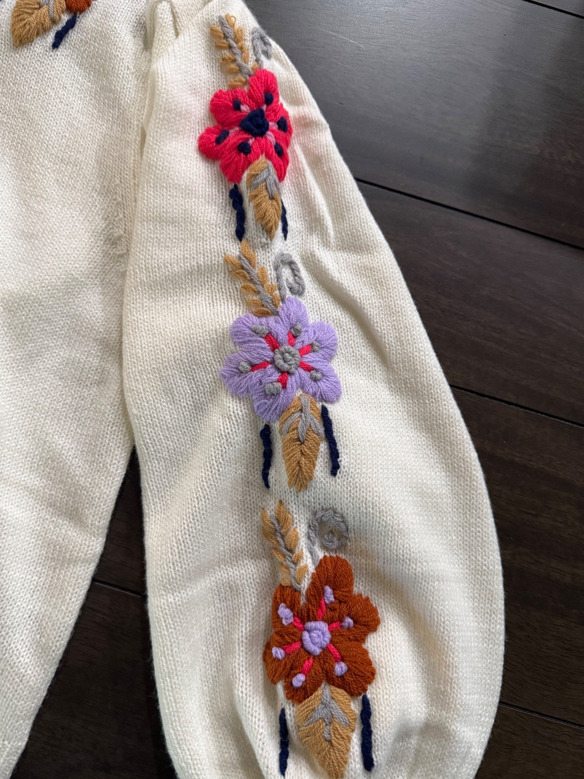 NWT Something Navy Ivory Floral Embroidered Crew Neck Sweater Size Small