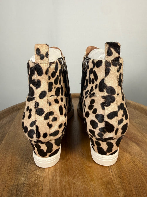 NWB Linea Paolo Anna 3 White Black Leopard Wedge Sneakers Size 9.5