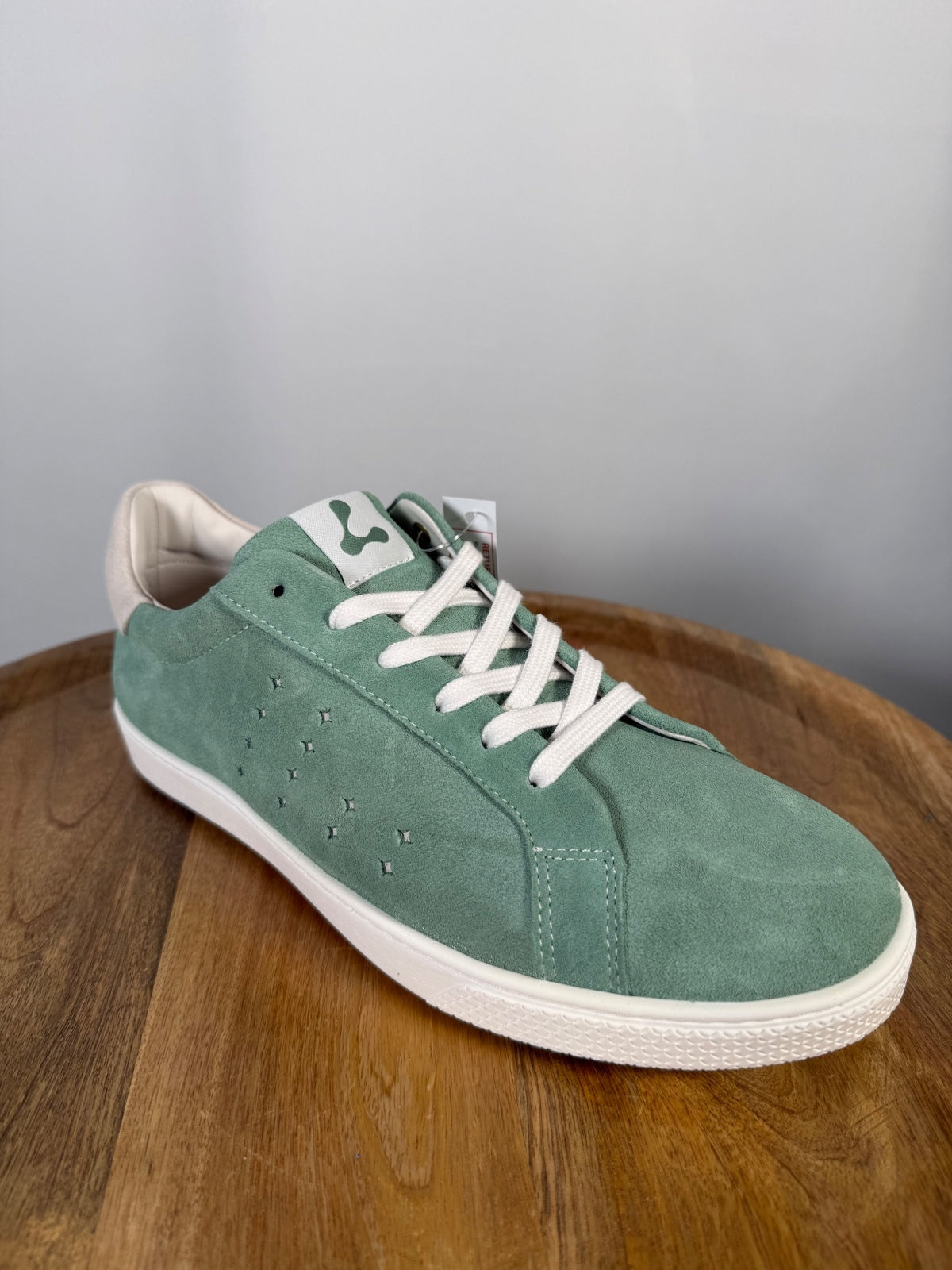 NWB Lazo Halo Fluorite Green Sneakers Women's Size 7.5