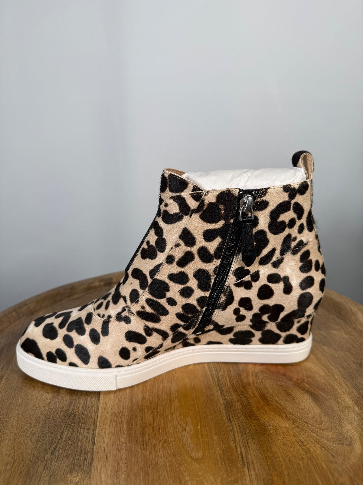 NWB Linea Paolo Anna 3 White Black Leopard Wedge Sneakers Size 8.5