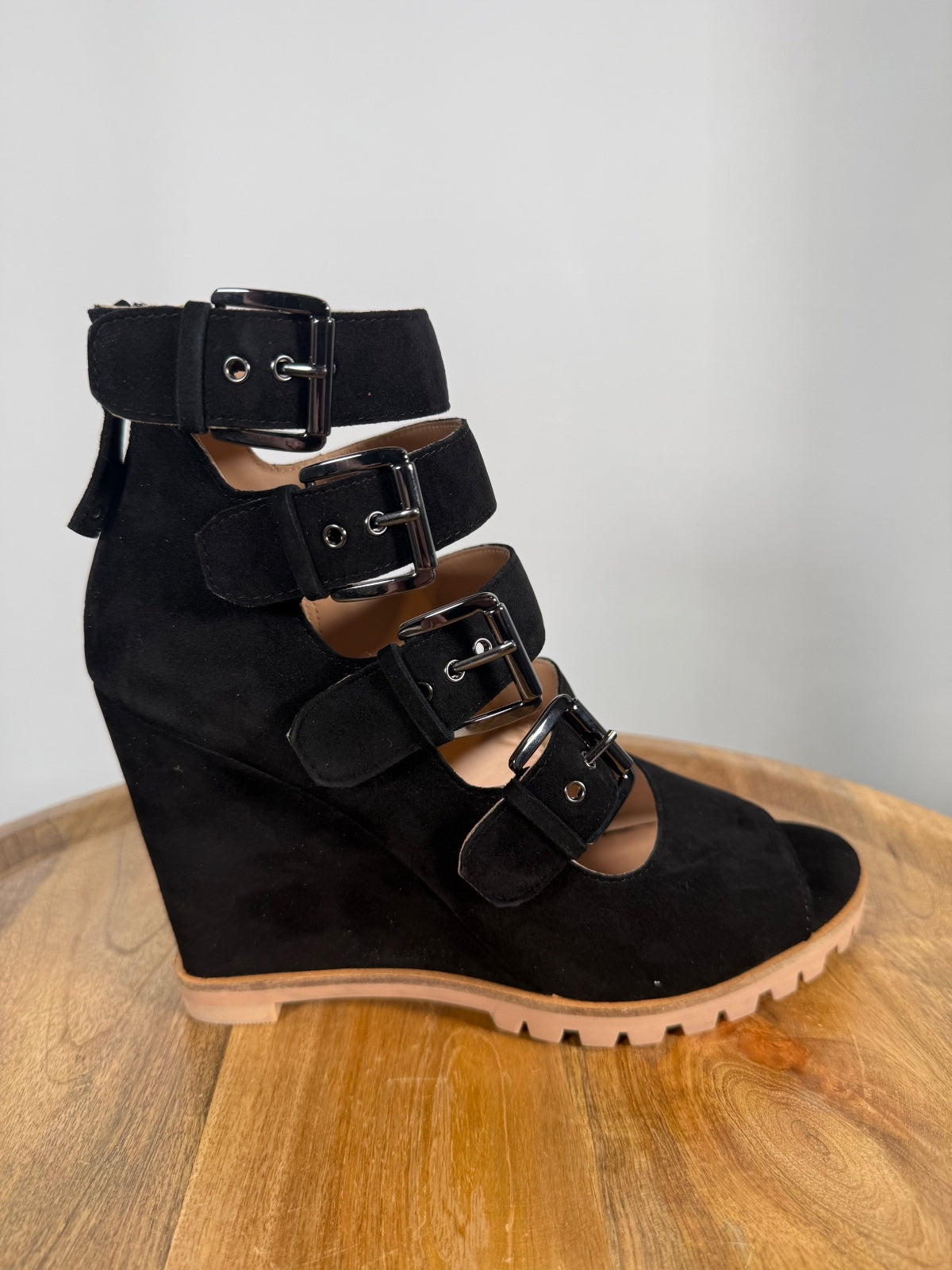 NWB Linea Paolo Wisteria Black Suede Buckle Wedge Sandals Size 6.5