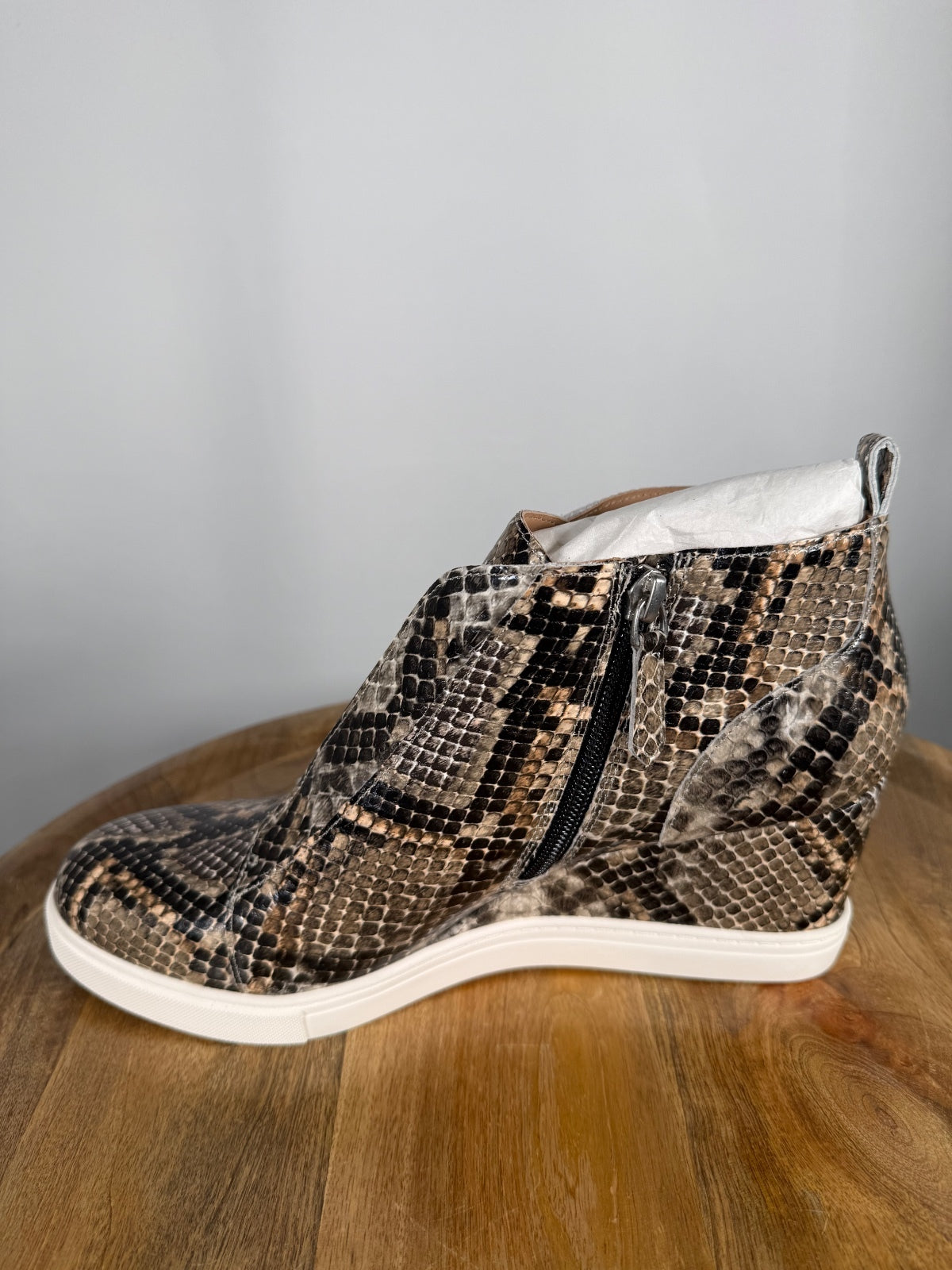NWB Linea Paolo Felicia 3 Python Print Leather Wedge Sneakers Size 10