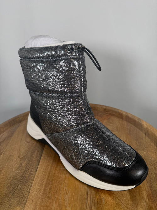 NWB Linea Paolo Gillie Silver Metallic Puffer Wedge Sneaker Boots Size 5
