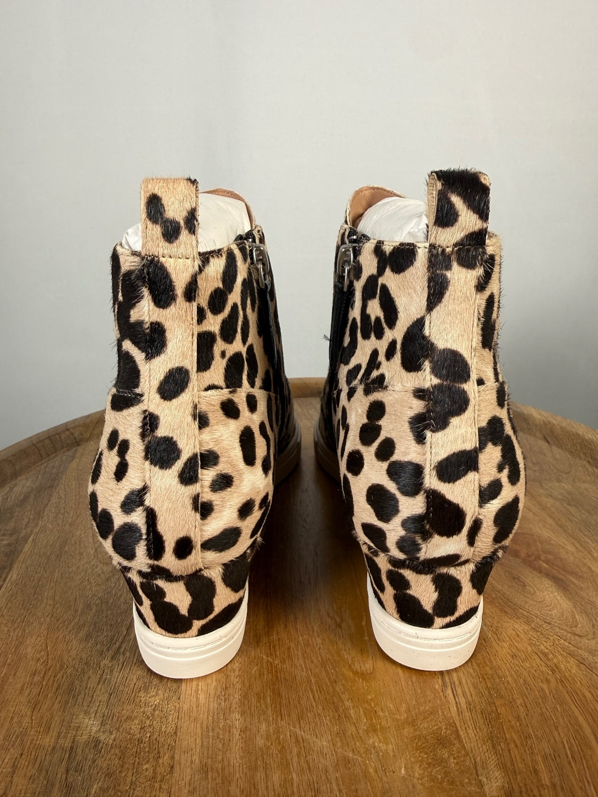 NWB Linea Paolo Anna 3 White Black Leopard Wedge Sneakers Size 8.5