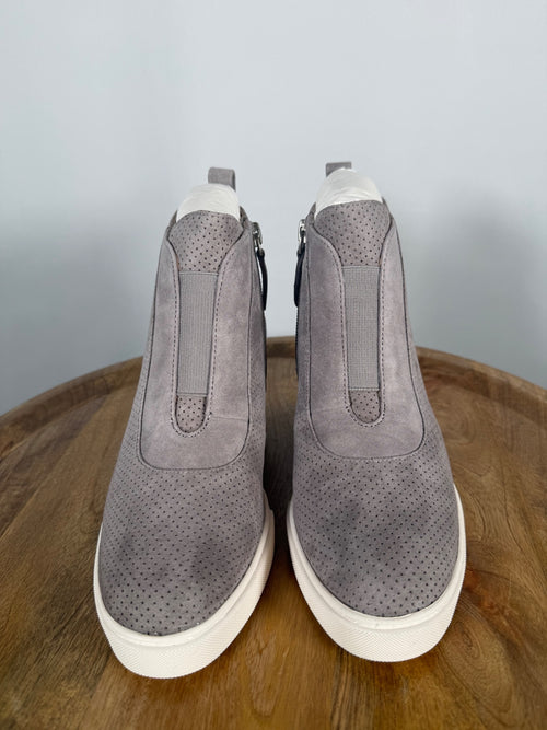 NWB Linea Paolo Anna Rock Gray Perforated Kid Suede Wedge Sneakers Size 5.5