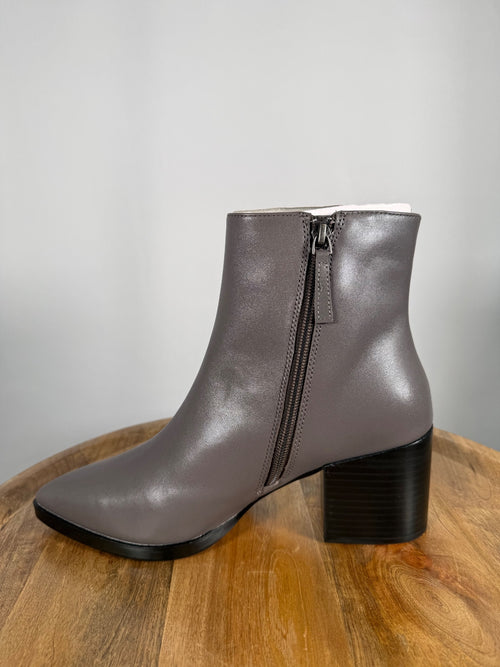 NWB Linea Paolo Viva Moss Leather Pointed Toe Block Heel Ankle Boots Size 6.5