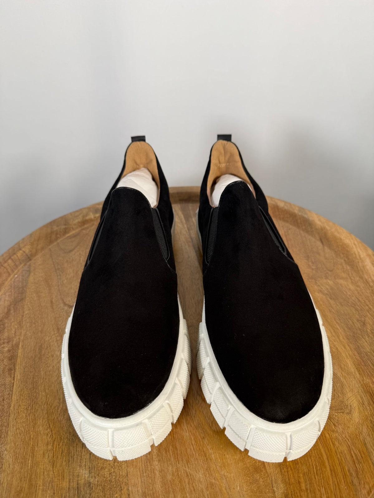NWB Linea Paolo Kenly Black Suede Slip-On Sneakers Women's Size 5.5