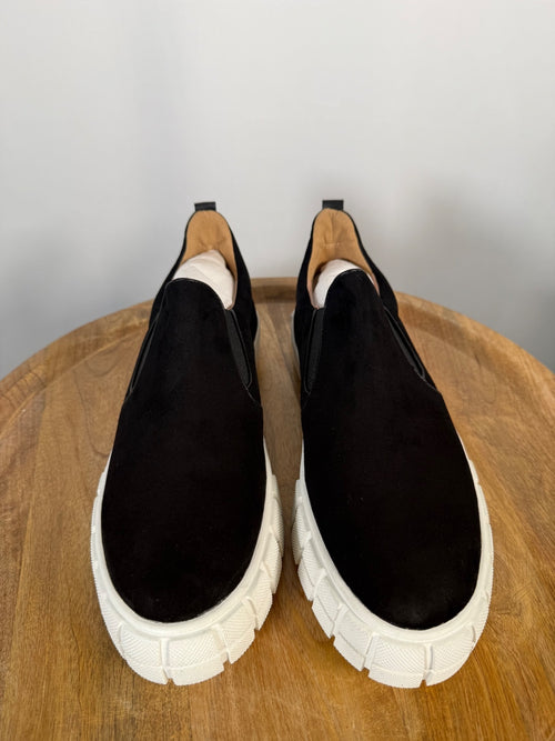 NWB Linea Paolo Kenly Black Suede Slip-On Sneakers Women's Size 5.5