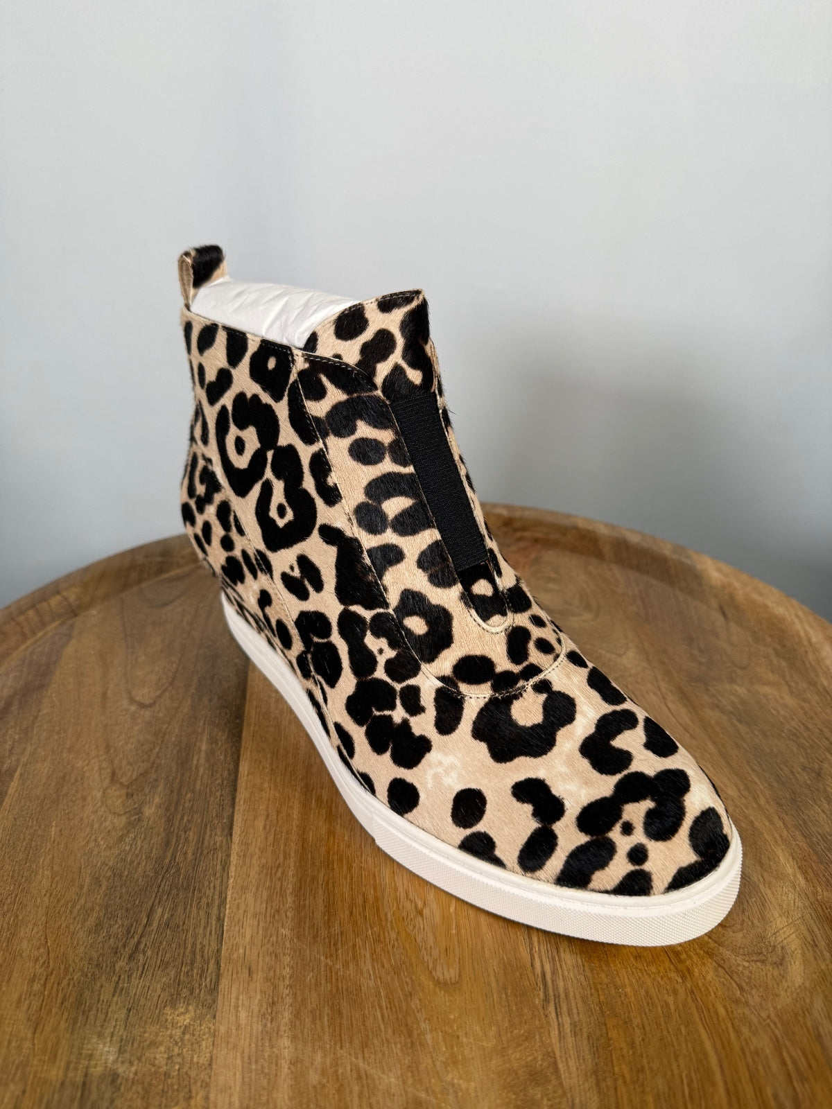NWB Linea Paolo Anna 3 White Black Leopard Wedge Sneakers Size 7