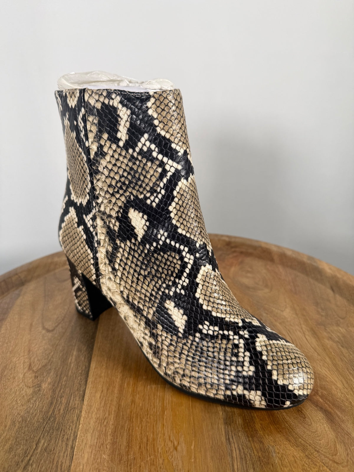 NWB Linea Paolo Wylda Natural Snake Print Leather Block Heel Ankle Boot Size 5.5