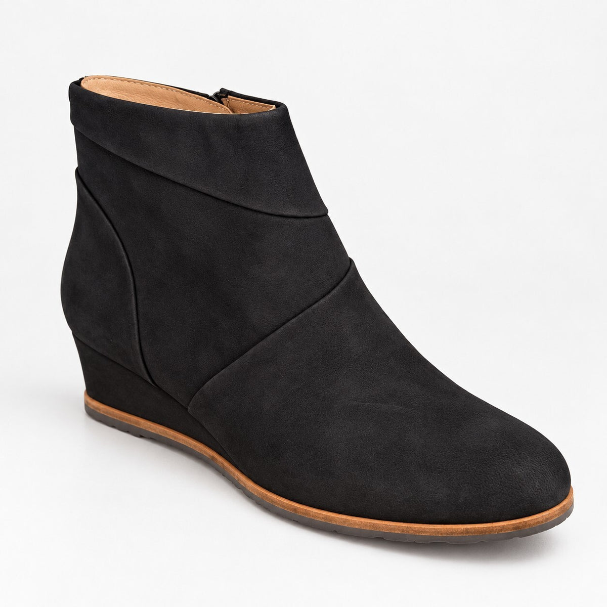 NWB Linea Paolo Yuri Black Oiled Nubuck Wedge Ankle Boots Size 7.5