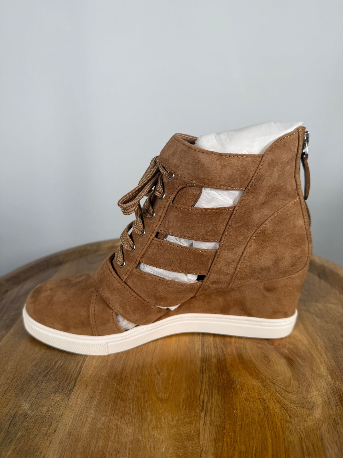 NWB Linea Paolo Fave Tan Kid Suede Cutout Wedge Sneakers Size 9