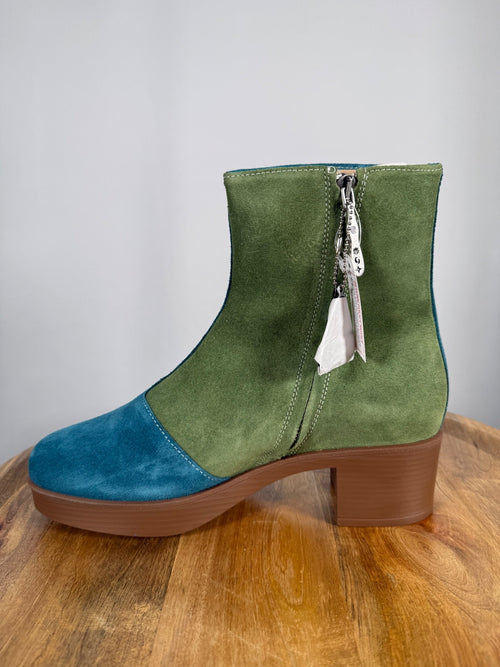 NWB Lazo Siren Labradorite Blue Verdite Green Ankle Boots Women's Size 9