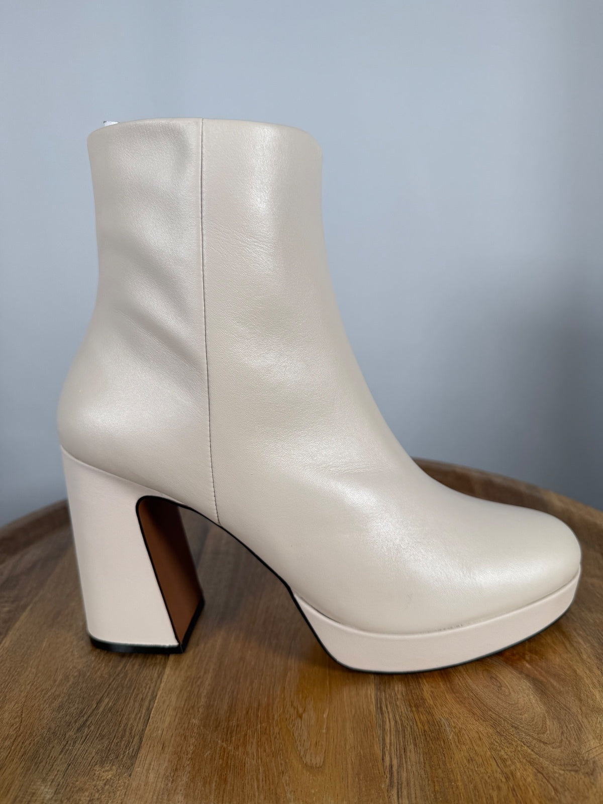 NWB Linea Paolo Winslow Cream Leather Platform Block Heel Ankle Boots Size 9