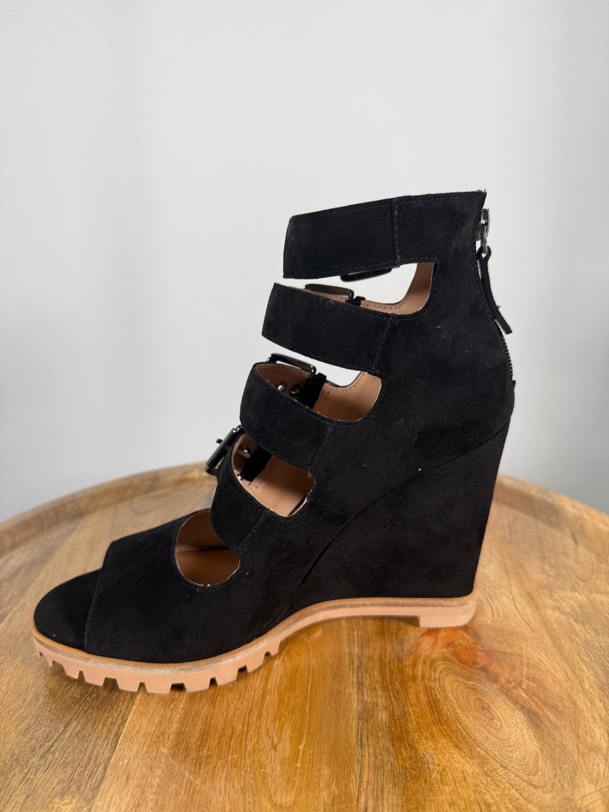 NWB Linea Paolo Wisteria Black Suede Buckle Wedge Sandals Size 6.5